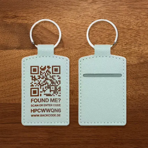 BackCode Kunstleder Schlüsselanhänger Himmelblau – quadratisch mit Tracker-Fach (3,8 cm)